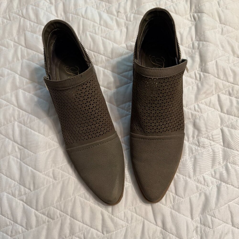 Fergie Booties